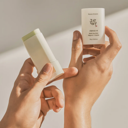 BEAUTY OF JOSEON - Matte Sun Stick : Mugwort + Camelia SPF50 PA++++ - 18g
